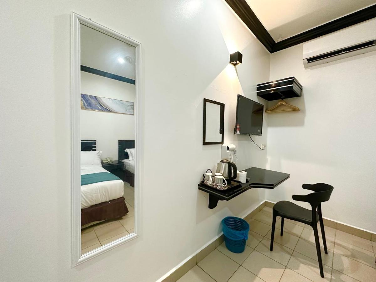 Hotel Tourist City Centre By Hotspot Essential Kota Kinabalu Extérieur photo