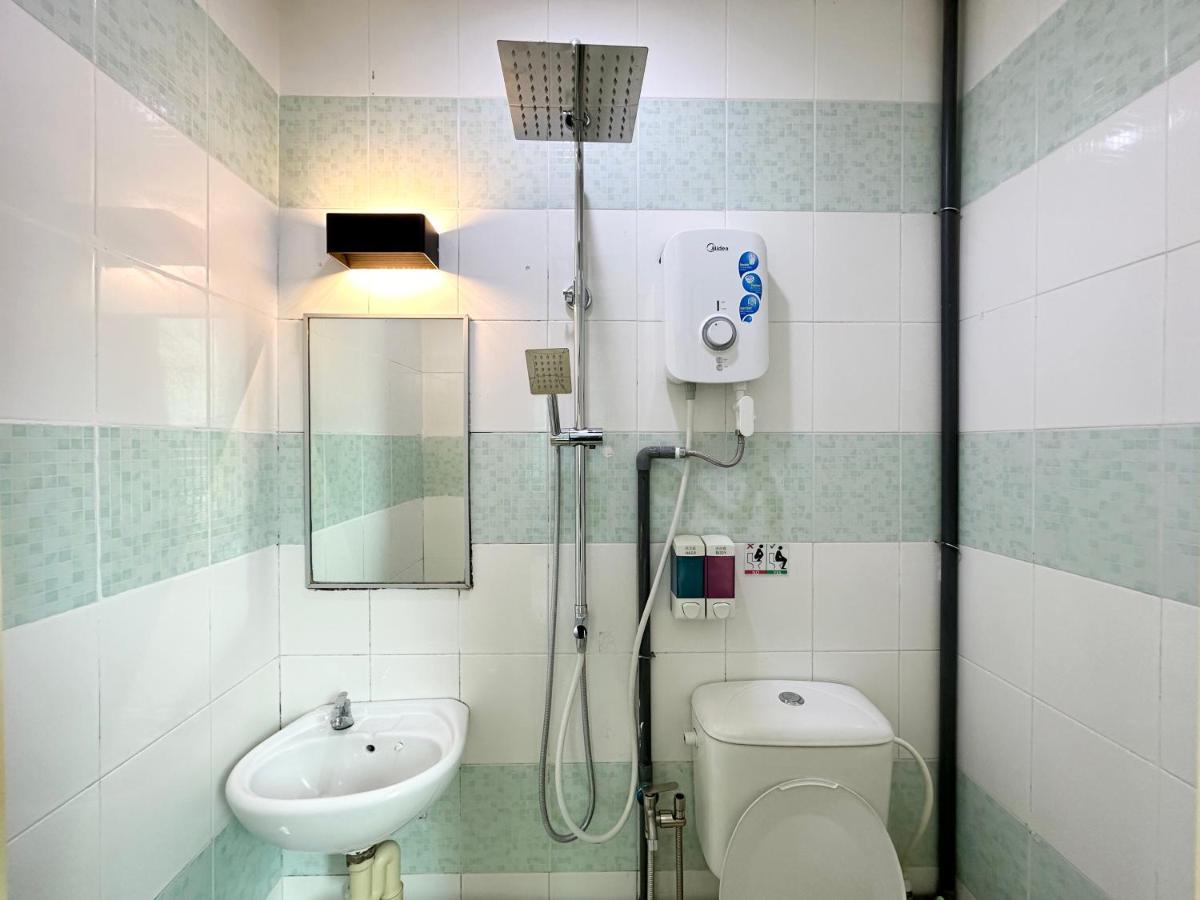 Hotel Tourist City Centre By Hotspot Essential Kota Kinabalu Extérieur photo