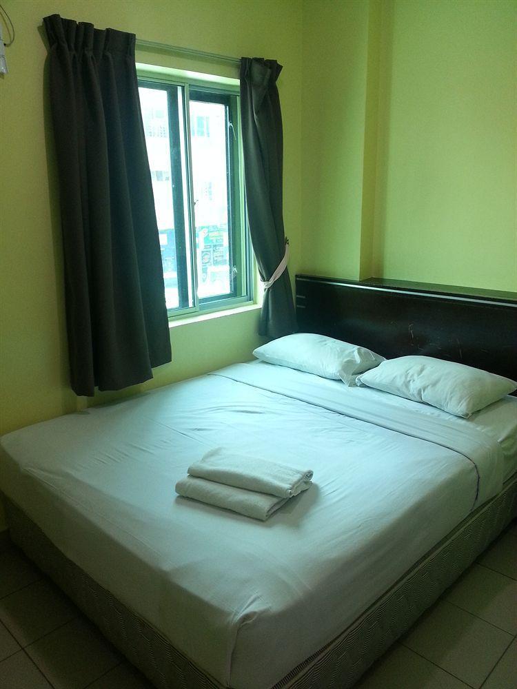 Hotel Tourist City Centre By Hotspot Essential Kota Kinabalu Extérieur photo