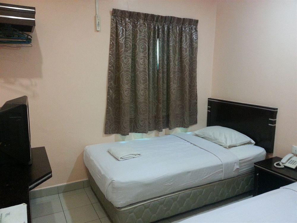 Hotel Tourist City Centre By Hotspot Essential Kota Kinabalu Extérieur photo