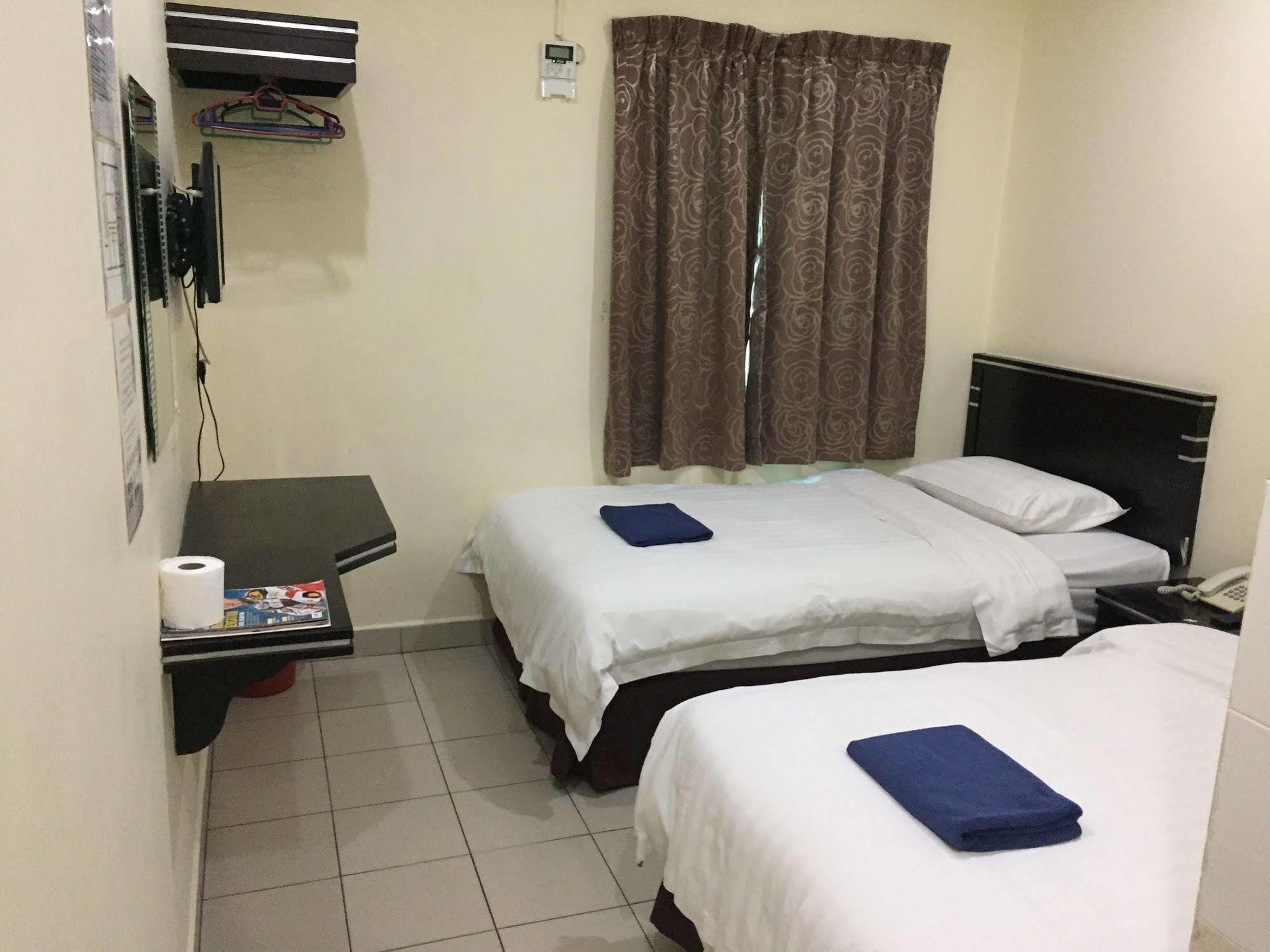 Hotel Tourist City Centre By Hotspot Essential Kota Kinabalu Extérieur photo