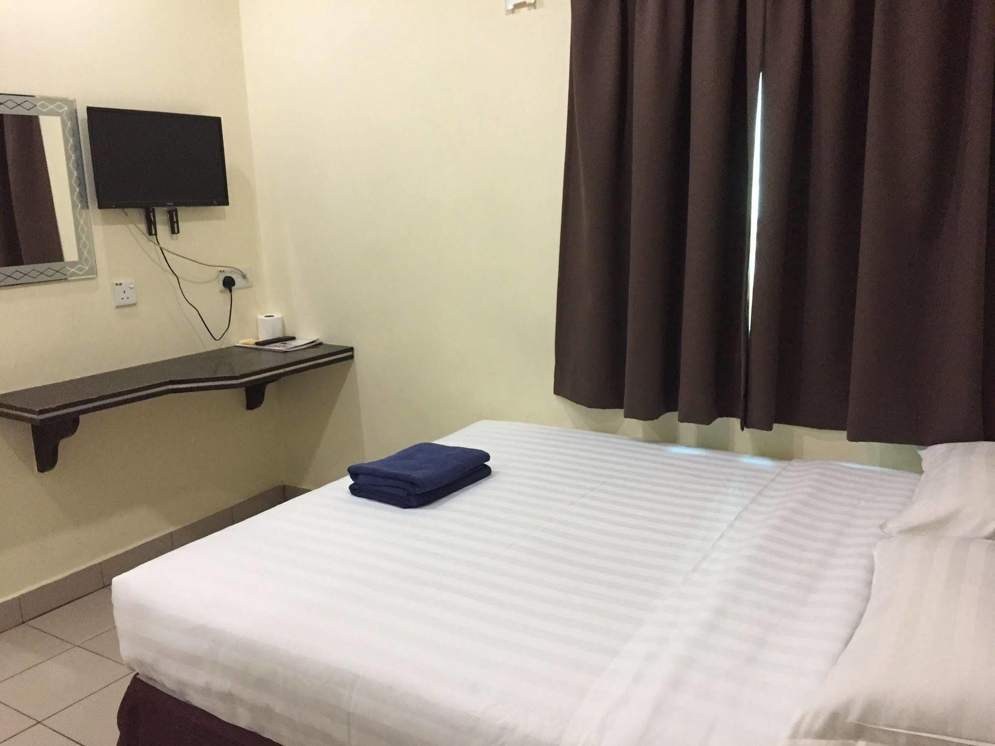Hotel Tourist City Centre By Hotspot Essential Kota Kinabalu Extérieur photo